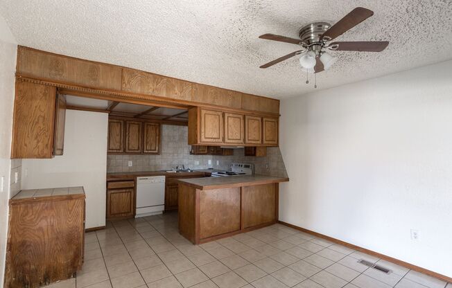 Spacious Duplex Available for Rent