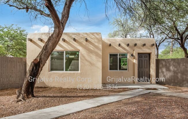 3001-3015 E La Madera Dr