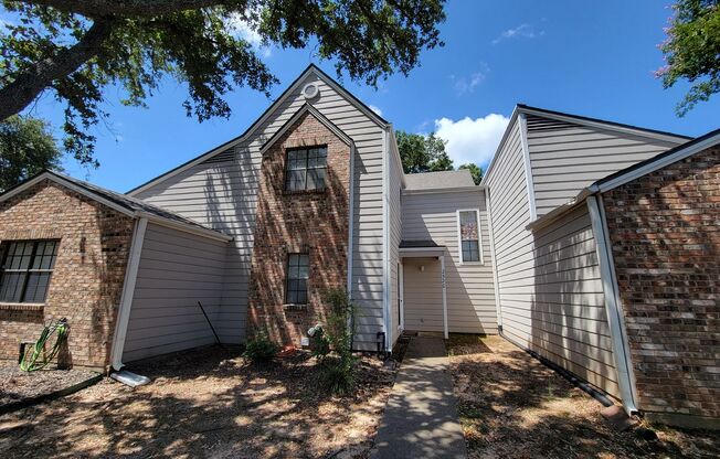 College Station 2 bedrooms - 1.5 baths near Southwest Parkway & Dartmouth