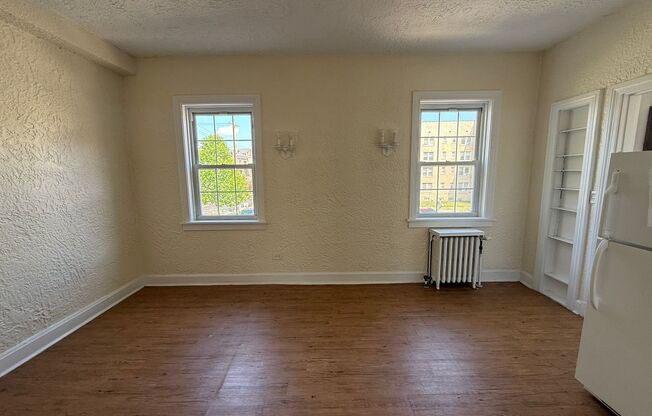 Studio, 1 bath, 308 sqft, $1,200, Unit Bayard Manor 105