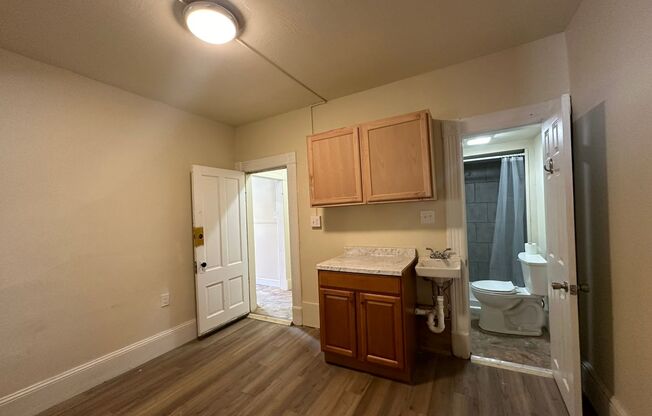 2 beds, 2 baths, $1,795, Unit 24 Main St - Front