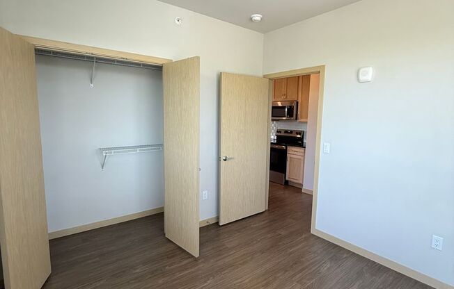 2 beds, 1 bath, 929 sqft, $2,150, Unit #414