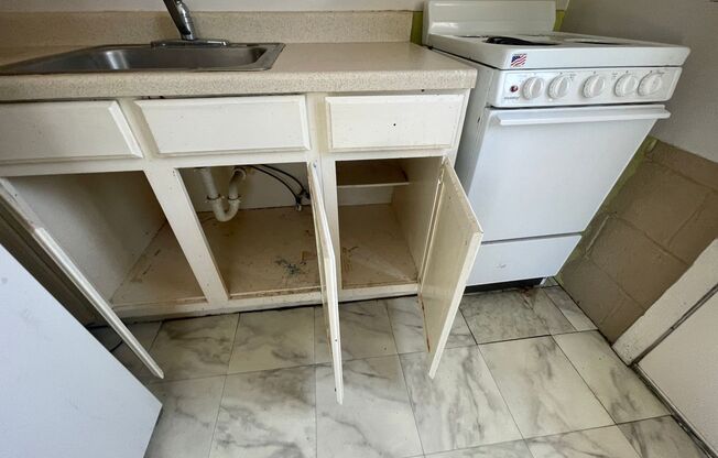 1 bed, 1 bath, 500 sqft, $650, Unit Admiral3