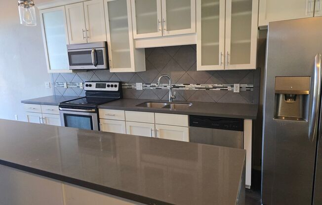 3 beds, 3.5 baths, $2,700