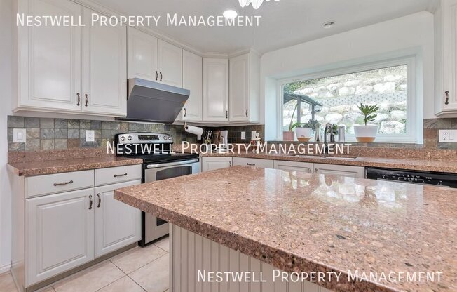 204 N FAIRWAY DR