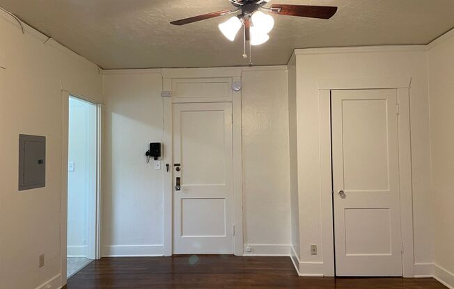 Studio, 1 bath, 380 sqft, $995, Unit 107