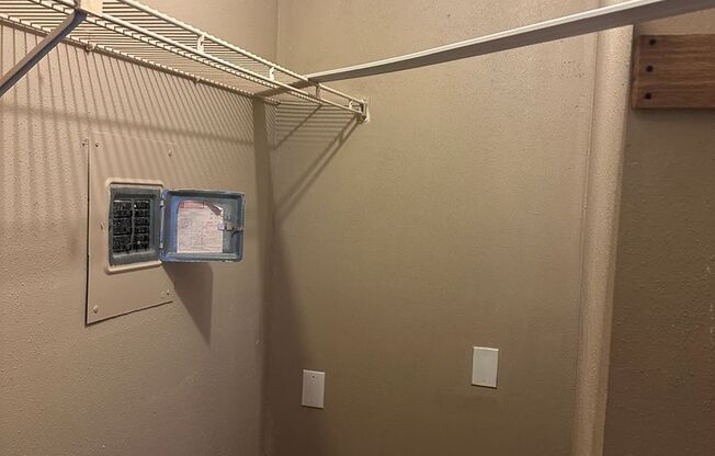 2 beds, 2 baths, $1,100, Unit # # 93 904 UO 93