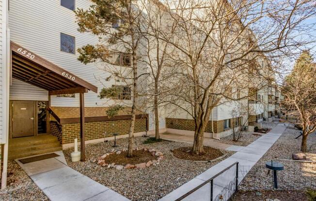 6520 DELMONICO DR