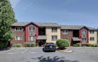 Beautiful Top Floor 1BR 1BA Condo in The Boulders