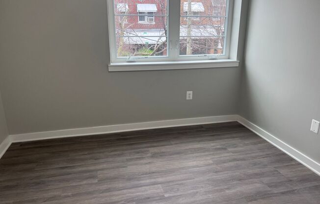 2 beds, 1 bath, 701 sqft, $2,400, Unit 622 Girard St Unit 201