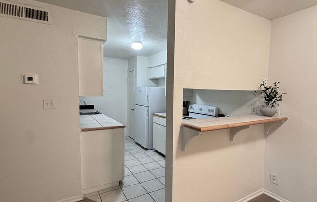 1 bed, 1 bath, 660 sqft, $1,239, Unit OPA-141
