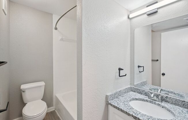 2 beds, 1.5 baths, 980 sqft, $1,425, Unit 972