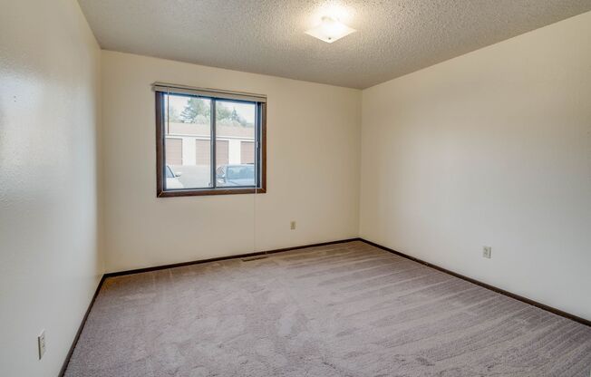 2 beds, 1 bath, 980 sqft, $1,035, Unit 1540