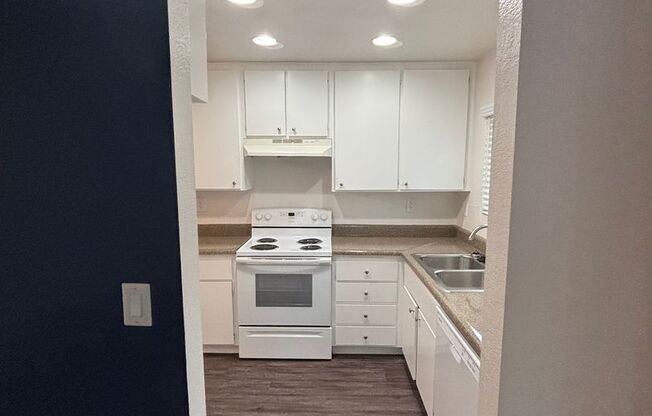 1 bed, 1 bath, 750 sqft, $2,160, Unit 802