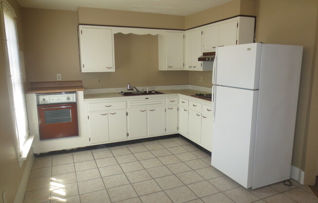 1 bed, 1 bath, 800 sqft, $895, Unit 922