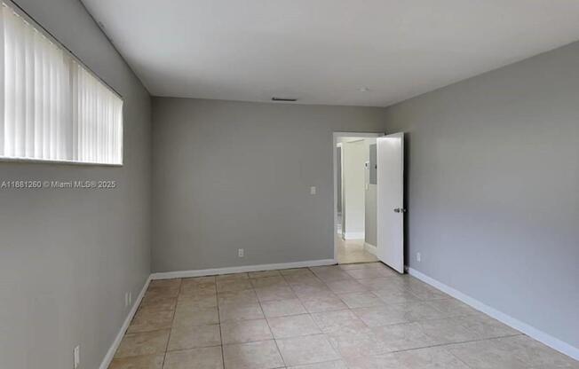 3311 N 41 CT