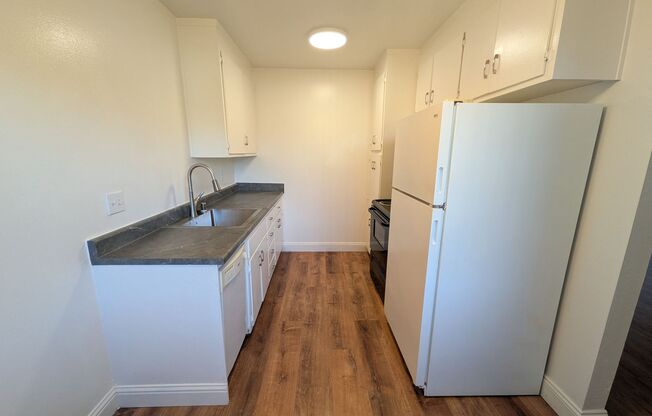 1 bed, 1 bath, 600 sqft, $2,495, Unit 30