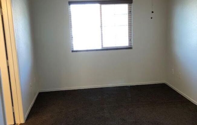 3 beds, 2.5 baths, $1,790, Unit #101