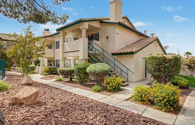 2 Bedroom Condo just off Summerlin Pkwy w/ views of pool