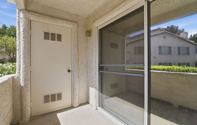 2 beds, 2 baths, $1,200, Unit # 103