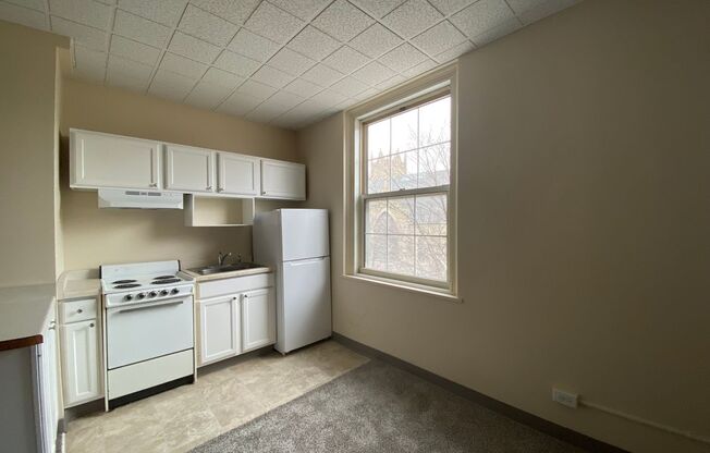 Studio, 1 bath, $865, Unit 392