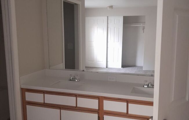 3 beds, 2 baths, 1,153 sqft, $1,975, Unit 314