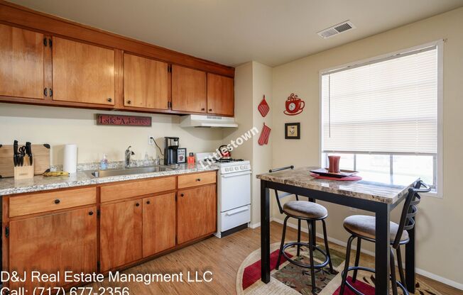 2 beds, 1 bath, 800 sqft, $1,295, Unit 132