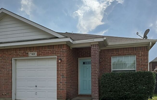 915 Walnut St. Burleson, TX 76028