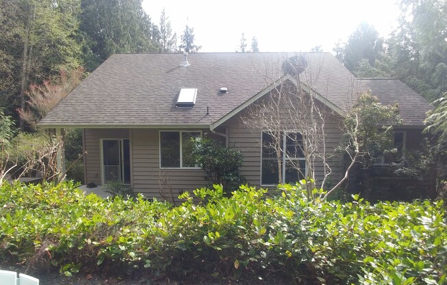 3 beds, 2 baths, $3,600