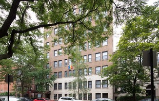 817 Lakeside Pl.