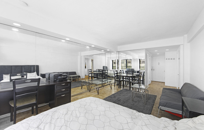210 E 47 ST