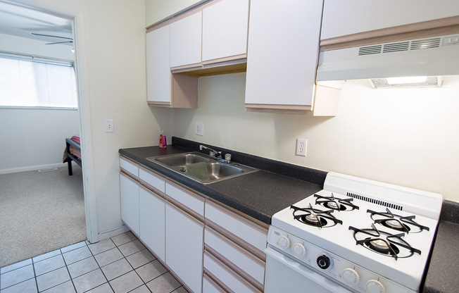 1 bed, 1 bath, 410 sqft, $1,024, Unit 03