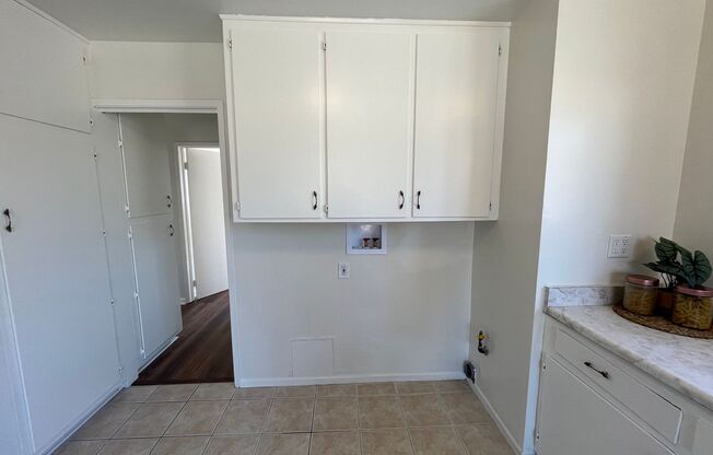 2 beds, 1 bath, 900 sqft, $2,395, Unit 13522 1/2