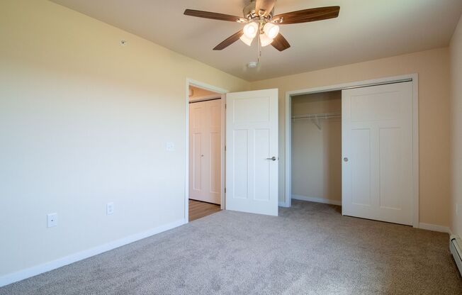 1 bed, 1 bath, 749 sqft, $1,324, Unit EC 4237-09