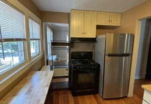 2 beds, 1 bath, 2,912 sqft, $2,400, Unit 2