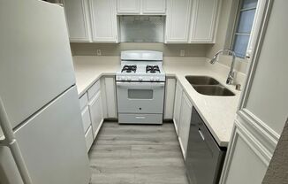 2 beds, 2 baths, 1,008 sqft, $1,375, Unit 205