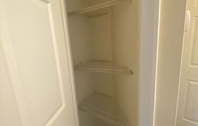 1 bed, 1 bath, $995, Unit 2753B