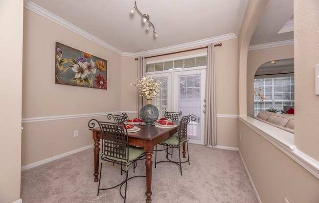 Harbor Cove Apartments Dining Room