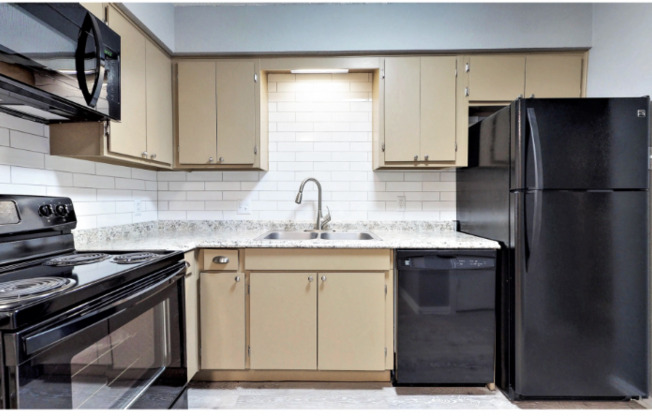 509 N ELM ST