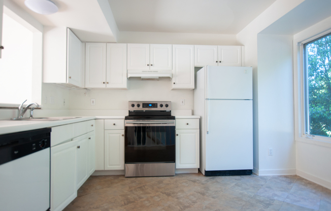 Wonderful 3 level Townhome - convenient location