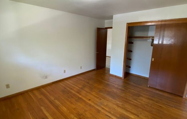 1 bed, 1 bath, $895