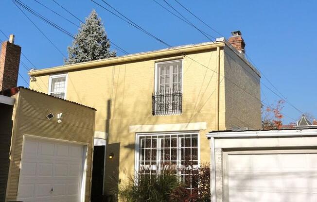 2 beds, 1 bath, 1,000 sqft, $5,250