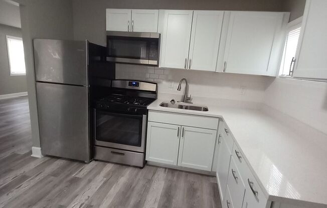 3 beds, 1 bath, $1,300