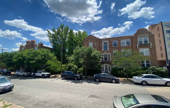 Studio, 1 bath, 400 sqft, $795, Unit 321