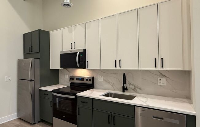 1 bed, 1.5 baths, 689 sqft, $3,375, Unit 202