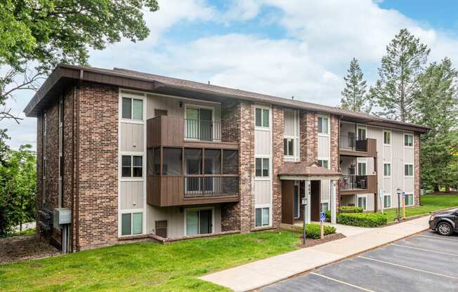 Exterior at Muskegon Apartments | Lake Forest Apartments in Muskegon, MI