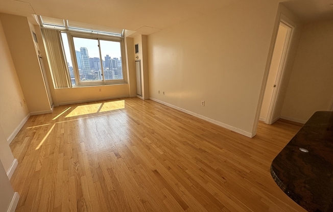 1 bed, 1 bath, 711 sqft, $3,700, Unit 2405