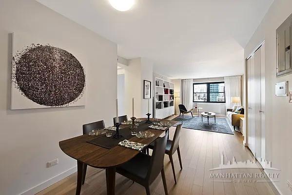 222 E 39th St, New York NY 11D