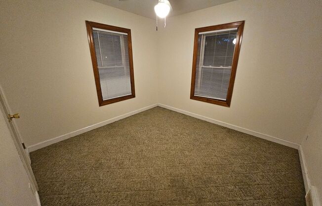 1 bed, 1 bath, $750, Unit upstairs