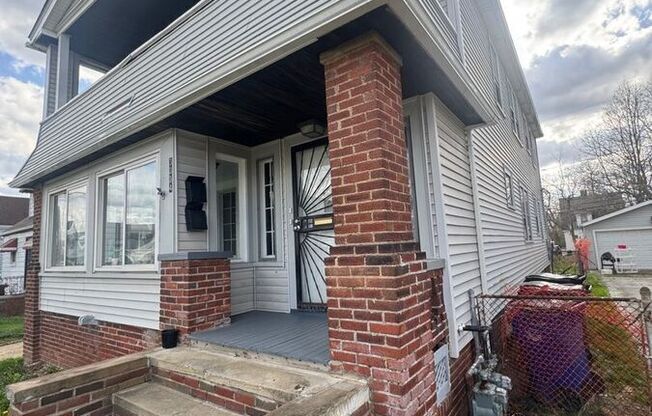 3334 E 146 ST